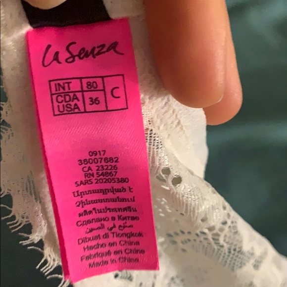 White lace bra - Picture 5 of 6